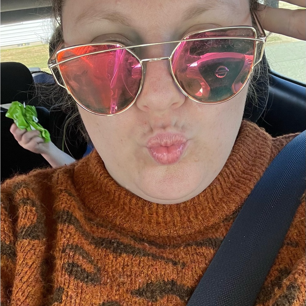 Meet your Posher, Andrea
